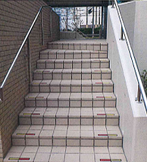 床サイン,段鼻事例写真