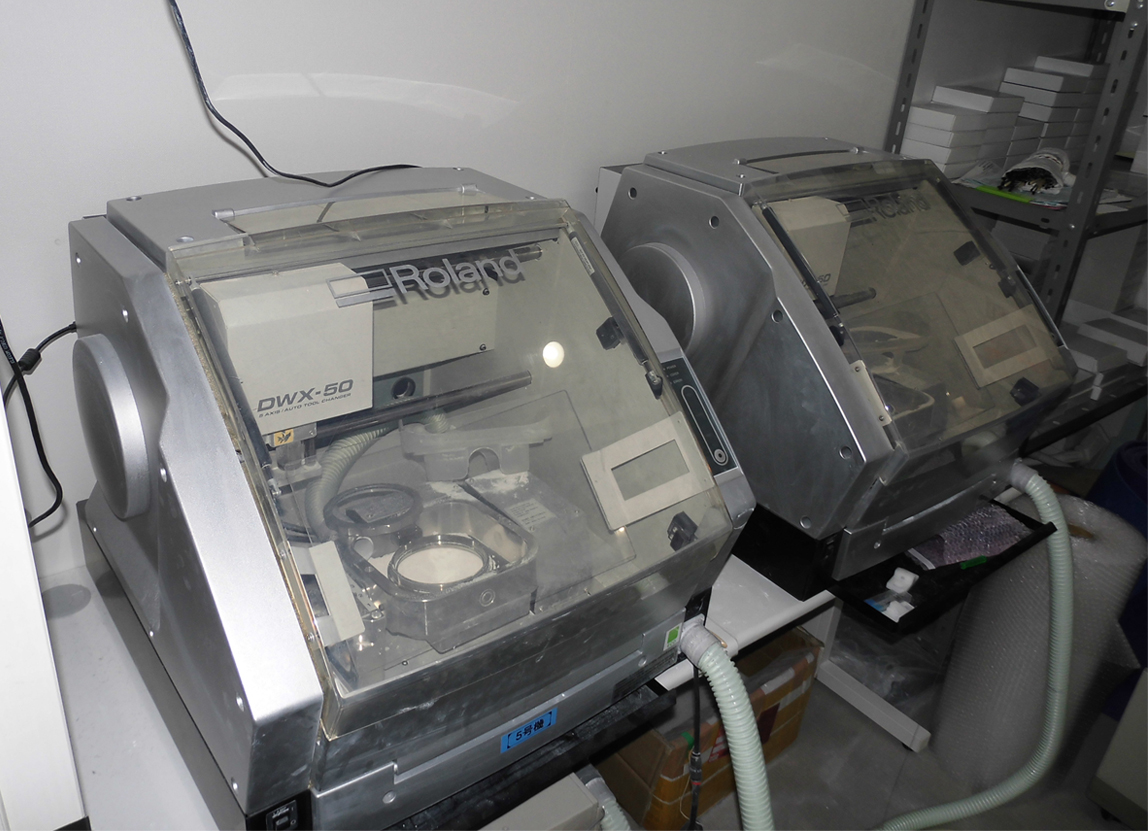 歯科技工・2.2kw・3馬力の耐久性・静音コンプレッサー（給油式）/・エアーAS3PD導入事例