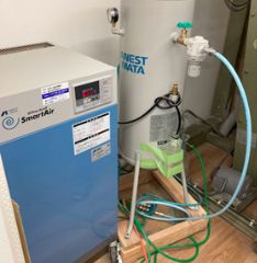 住宅地内のビル