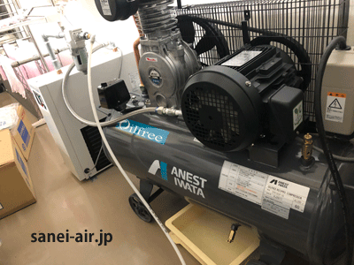 洋菓子店・包装機用1.5ｋｗ(2馬力)オイルフリーエアーコンプレッサー・TFP15C-10導入事例写真